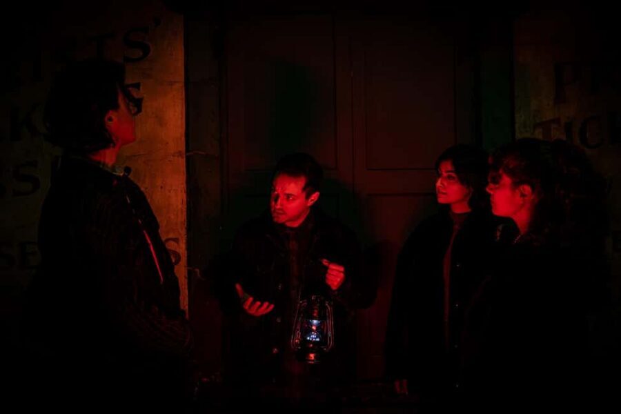 London: Interactive Jack the Ripper Walking Tour - Victorian Whitechapel with a real detective task