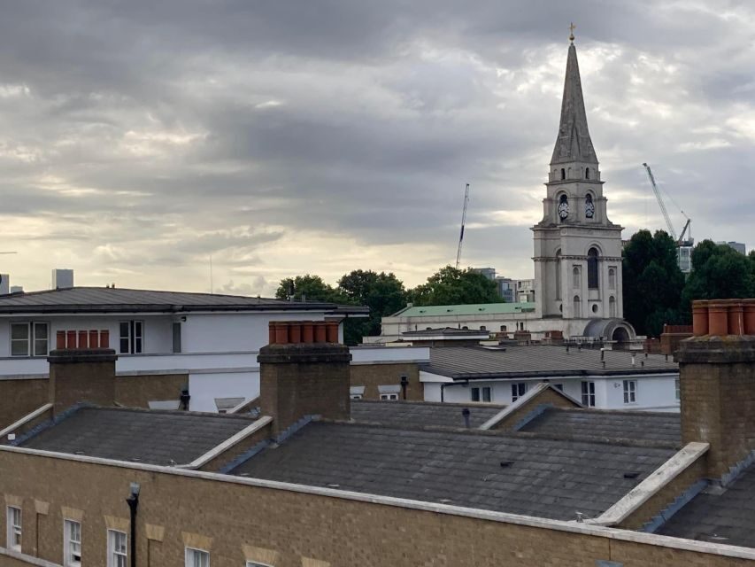 London: Jack the Ripper tour in Spanish (RLA Winner) - Starting at St Marys Whitechapel Church Memorial