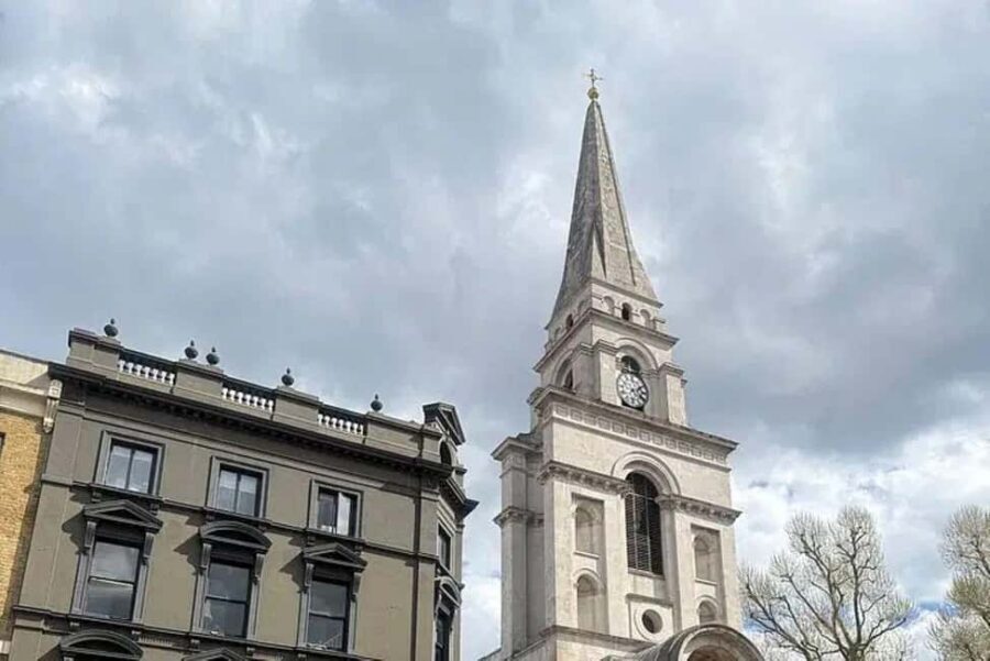 London: Jack the Ripper Tour with Drinks - Whitechapel and the first drink stop: where the evening turns into a timeline