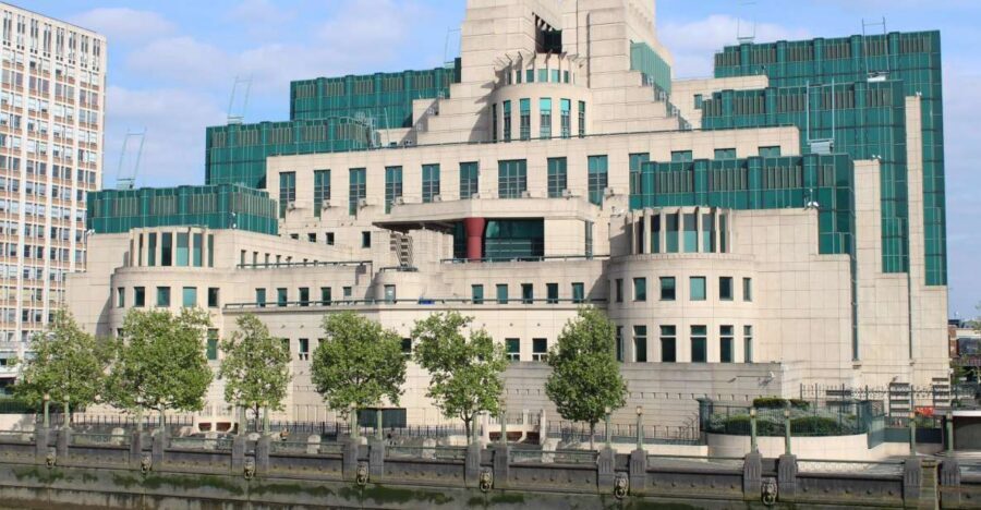 London: James Bond Filming Locations Bus Tour - The World Is Not Enough Traffic Warden Spot