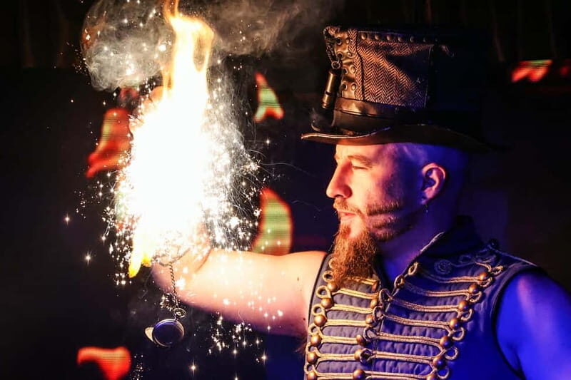 London: Kabaret Exposé - Entering Proud City and using the Mistress code