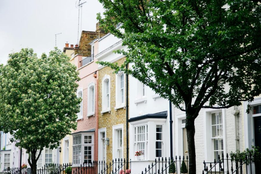 London: Kensington and Chelsea Guided Walking Tour - Kensington Gardens Break: Albert Memorial, Kensington Palace Exterior, and a Reset