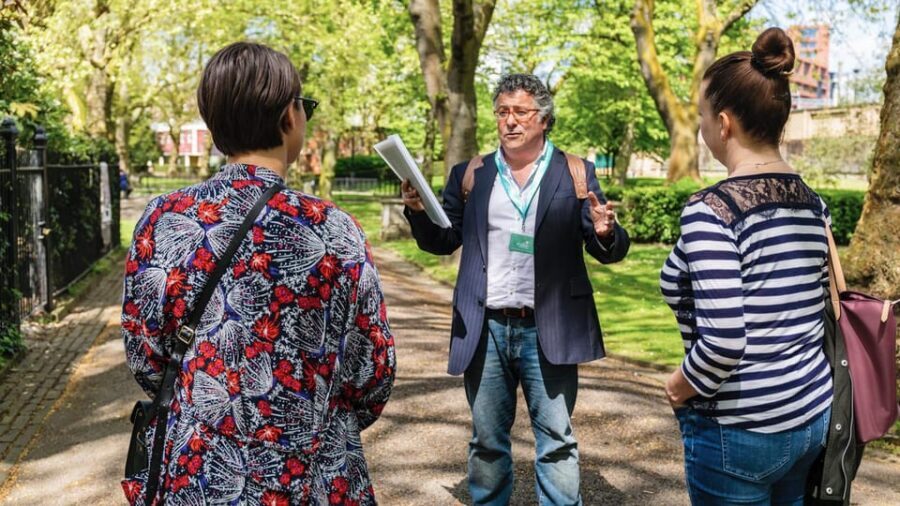 London: Kensington Palace Tour, Guard Change & Afternoon Tea - The guided walk: The Mall to Kensington Gardens in story form
