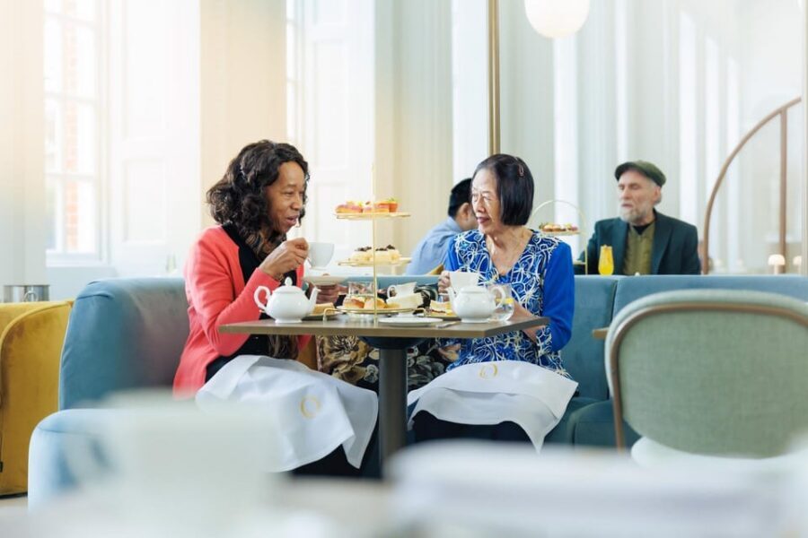 London: Kensington Palace Tour, Guard Change & Afternoon Tea - Explore Kensington Palace at your pace with an included audio guide