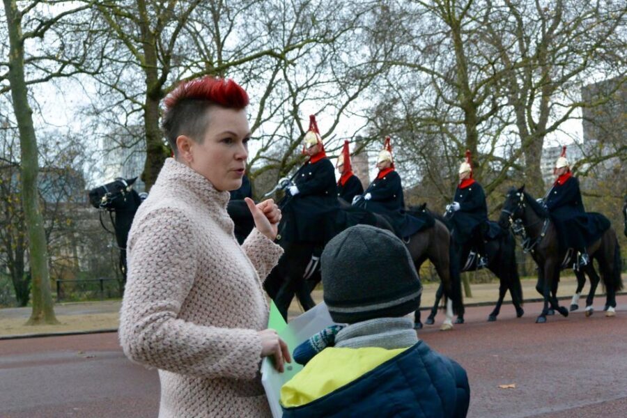 London: Kids Activity Tour in English or German - Westminster Highlights: Big Landmarks, Handled Like a Story