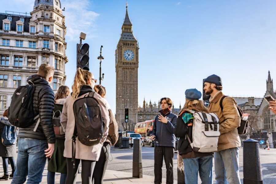 London: Landmarks Walking Tour & Harry Potter Walking Tour - Beyond the guided walk: using the Vox City app after you finish