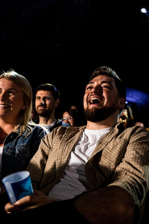London: Live Comedy Show at Big Belly Bar and Comedy Club - What to expect in the room: energy, pacing, and comfort