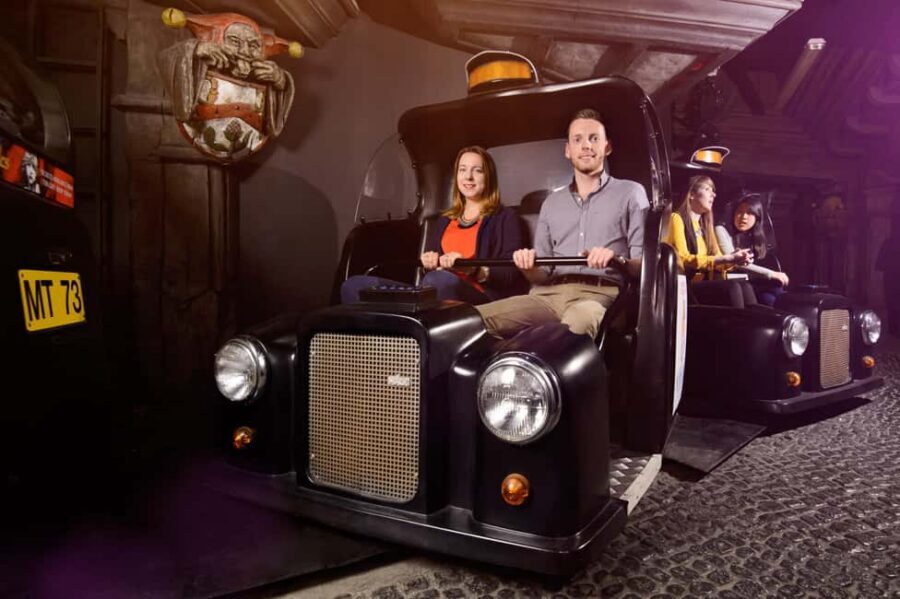 London: Madame Tussauds Fast Track Entry & Champagne Bar - FAQ