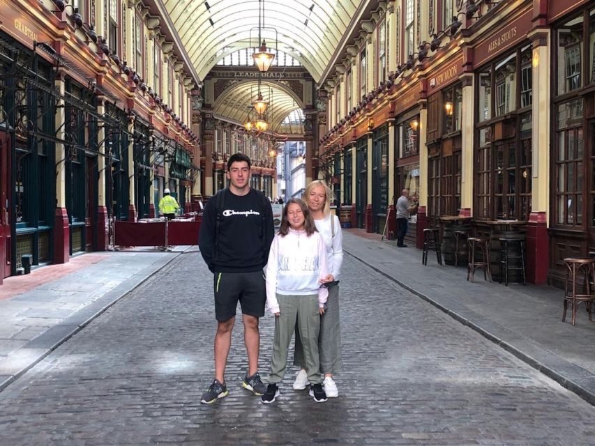 London: Monuments & Back Streets Guided Tour in Black Taxi - How Guides Like Andrew and Gordon Change the Whole Experience
