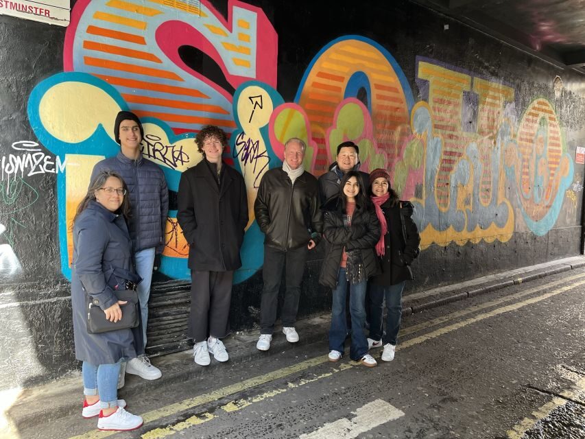 London: Music walking tour of Soho - Oasis Album Cover and the Art of the Photo Stop