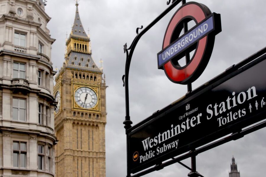 London Must-See 3 Hours Walking Tour - Waterloo Place and Pall Mall: the route gets sharper