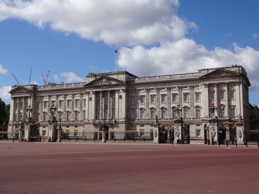 London Must-See 3 Hours Walking Tour - Big Ben, 10 Downing Street, and Whitehall’s parade ground