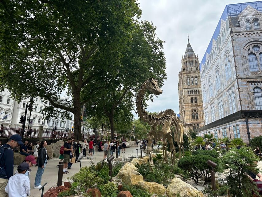 London: Natural History Museum Private Guided Tour - Life on Earth: giraffes, fast fish, and the big picture