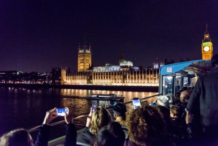 London: Nighttime Open-Top Sightseeing Tour with Live Guide - Live English guide + 12-language audio: how the storytelling really works