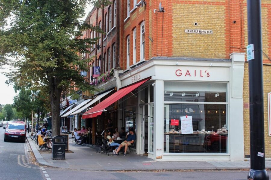 London: Notting Hill, Highlights & Markets Private Tour - Trafalgar Square, Big Ben, and Westminster Abbey: the political side of the postcard