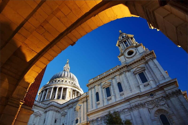 London: Old City Walking Tour - London Bridge and the Bank of England Museum stop