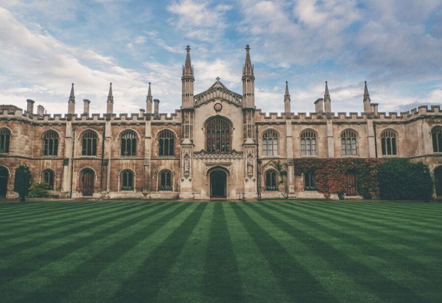 London: Oxford and Cambridge University Town Tour with Guide - Entering Oxford’s Dreaming Spires: What the Walking Tour Gives You