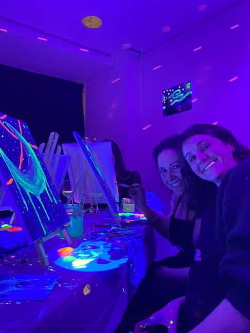 London: Paint and Sip in the Dark with Bottomless Drinks - Neon paint in the dark, guided like a party with structure