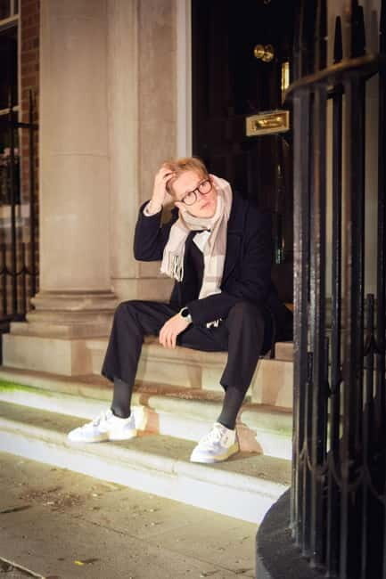 London Photoshoot 1 Hour - Customisable - Meet at Foyles Royal Festival Hall and set your photo plan