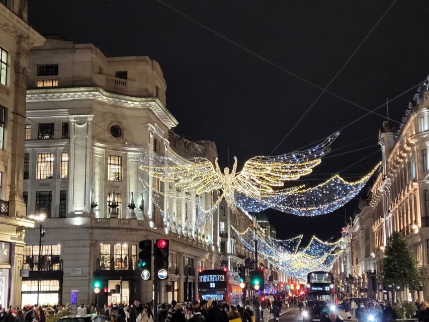 London: Private Christmas Lights and Markets Walking Tour - First stops: Covent Garden Market time and street performer energy
