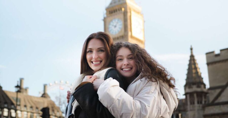 London: Private Landmark Tour with Professional Photographer - A London private photo shoot that actually feels easy