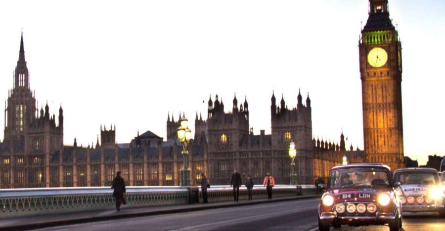 London: Private Panoramic 2-Hour Tour in a Classic Car - Westminster and Parliament: iconic views without the crowding headache