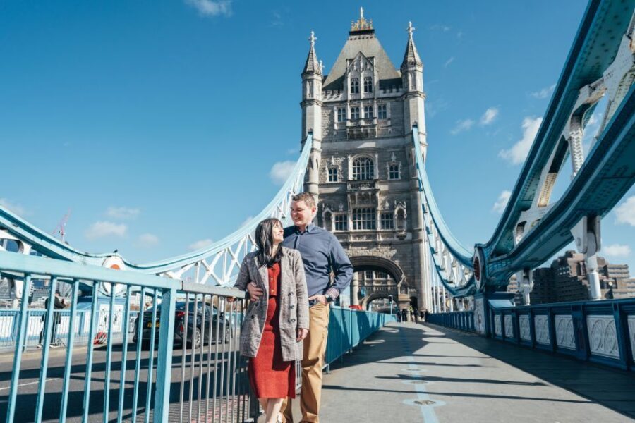 London: Private Photo Session in Westminster - London Eye foreground views: making the city feel cinematic
