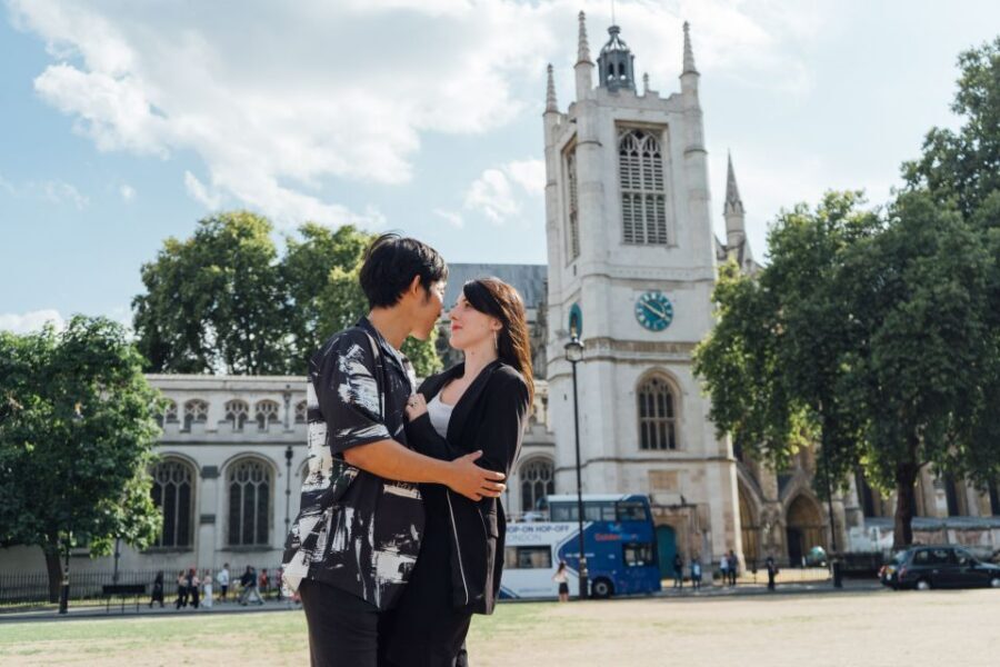London: Private Photo Session in Westminster - Starting at Westminster Station: meeting point clarity and first-photo momentum