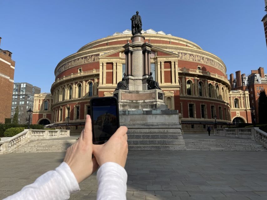 London: "Queen" Highlights Walking Tour - How the guide storytelling changes the whole experience