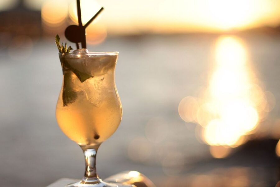 London: River Thames Evening Cruise with Bubbly and Canapés - Bubbly and canapés: included, but here’s the reality check