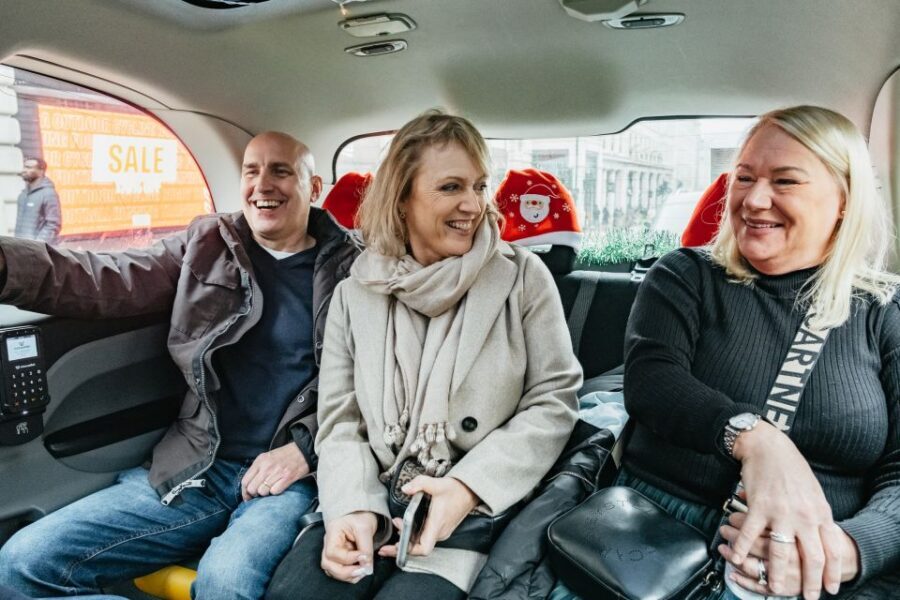 London: Rock and Roll Taxi Tour - Getting started in central London and aiming for less traffic