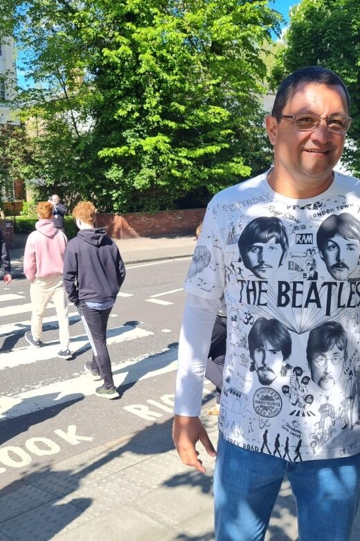 London: Rock N Roll Beatles Private Black Cab Tour - Who should book this Beatles-and-rock black cab tour