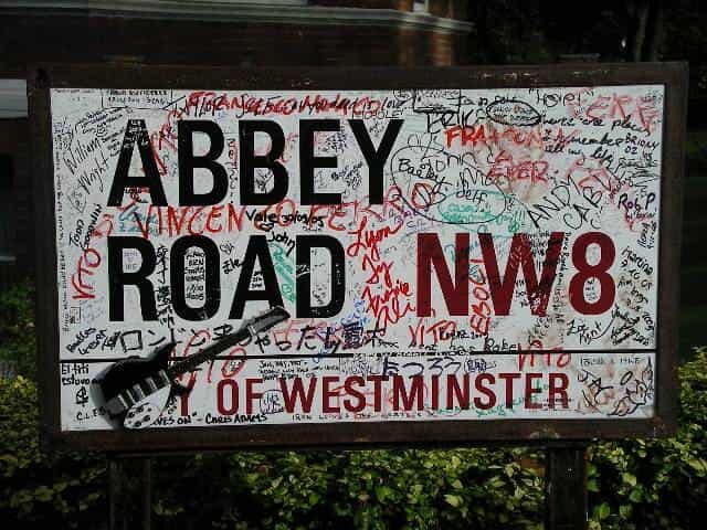 London: Rock 'n' Roll History Tour - Chelsea’s King’s Road: Beatles, Rolling Stones, and Clapton-era streets
