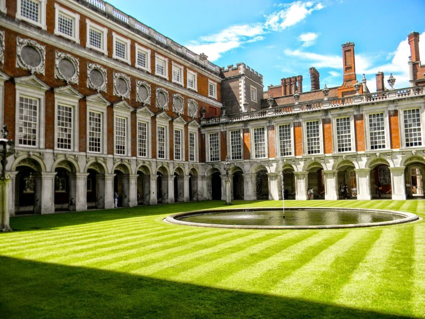 London: Royal Hampton Court Guided Tour with Afternoon Tea - The guided walk: courtyards, Wolsey’s 1528 gift, and the Henry VIII thread