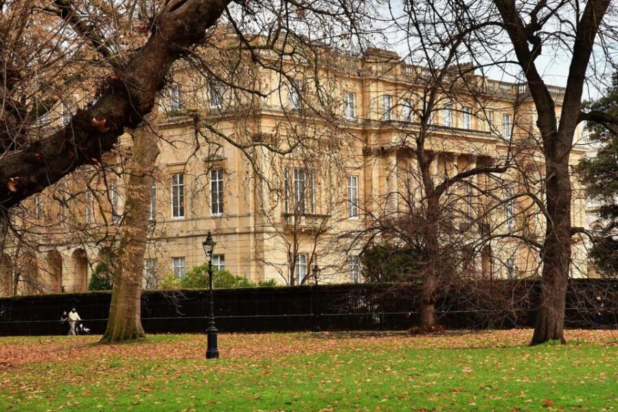 London Royal Tour - Buckingham Palace Entry - 12 guests 2,5h - Your timed entry to Buckingham Palace: making the most of self-guided time