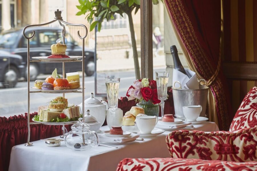 London: Royal Tour with Afternoon Tea at the Rubens - Afternoon tea at The Rubens: royal Mews views plus classic scones