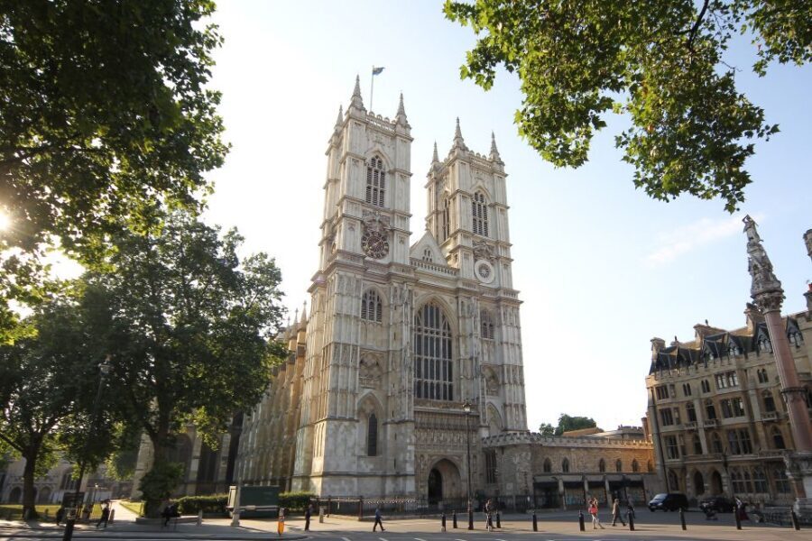 London: Royal Tour with Westminster Abbey & Afternoon Tea - Cellarium Café & Terrace afternoon tea: what’s included and how to plan it