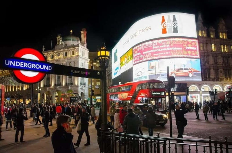 London Royal Walking Tour - Royal London begins at Green Park Station