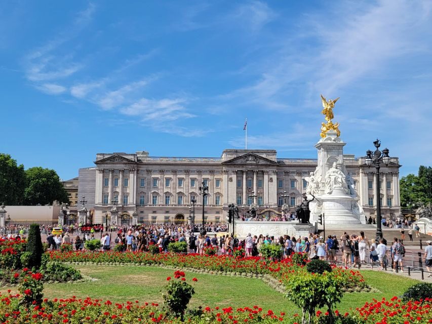 London: Royal Walking Tour and Buckingham Palace Audio Tour - The King’s Tour Artists Exhibition: A Useful Bonus If You’re Visiting in 2025