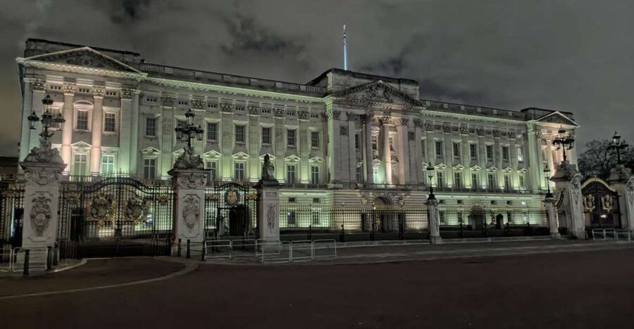 London : Royal Westminster By Night Walking Tour - Entering Westminster at night: calmer streets, sharper stories