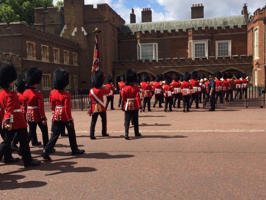 London: Royalty Walking Tour with Changing of The Guard - Price and value: $33 for a 3-hour Royal route