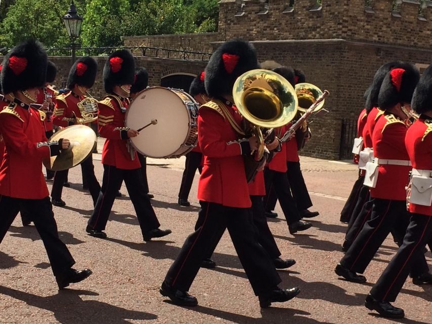 London: Royalty Walking Tour with Changing of The Guard - Trafalgar Square: the quick look that pays off