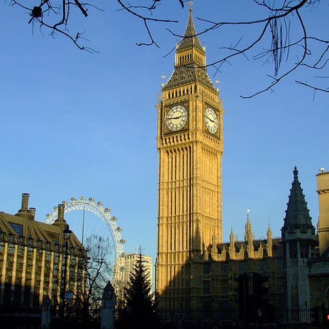London: See 40+ London Sights – Fun Local Guide - Buckingham Palace and the Changing of the Guard (If Your Day Lines Up)