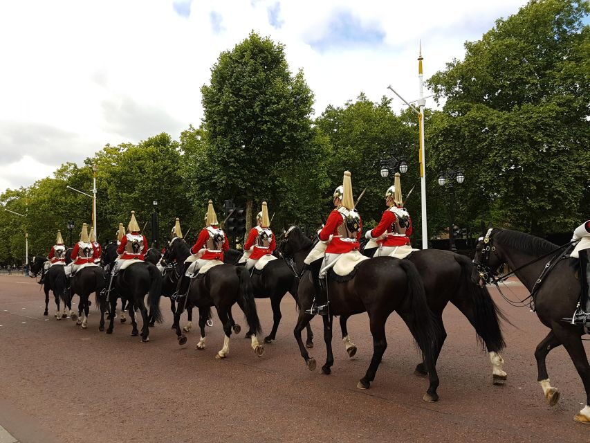 London: See 40+ London Sights – Fun Local Guide - London Bridge to the River Sights: The Shard, Globe Theatre, HMS Belfast