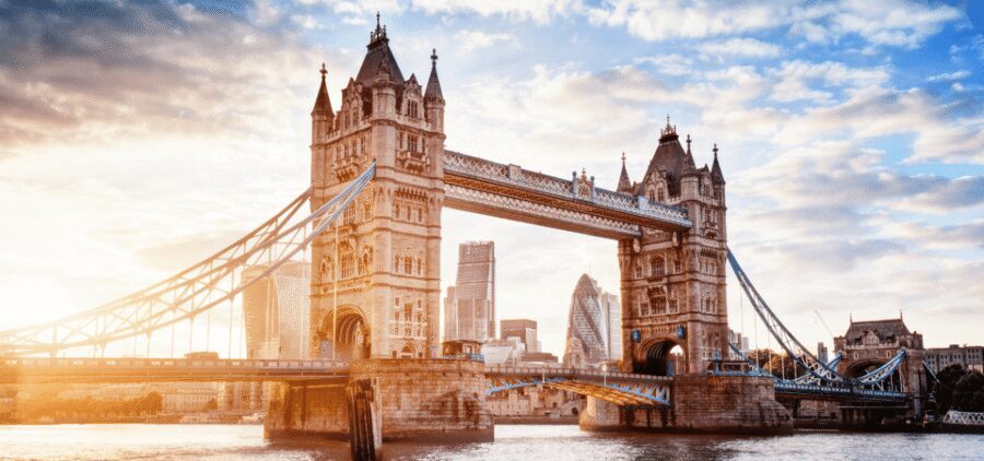 London: Self-Guided History City Tour with an App - Starting at Sky Garden: the easiest way to get oriented