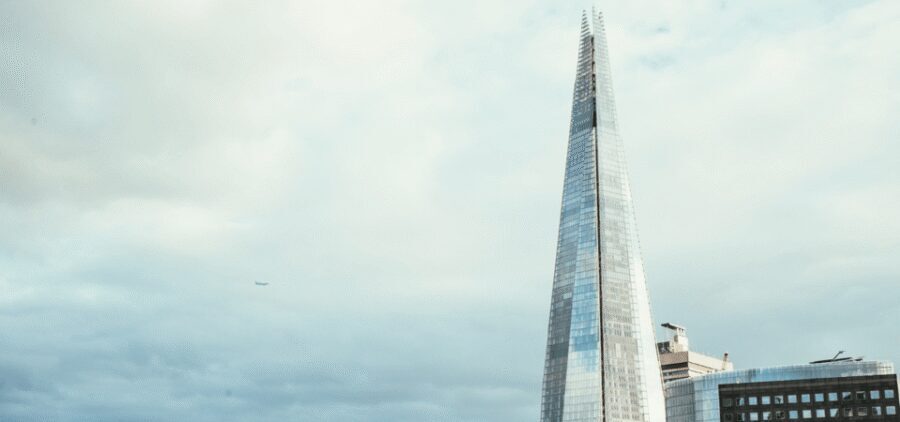 London: Self-Guided History City Tour with an App - London Wall remnants and Tower Bridge: from ancient edges to modern engineering