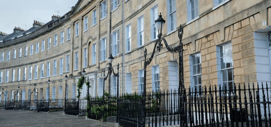 London: Self-Guided Notting Hill Walking Tour with an APP - Lansdowne Crescent arches and Ormrod Court’s quieter corners