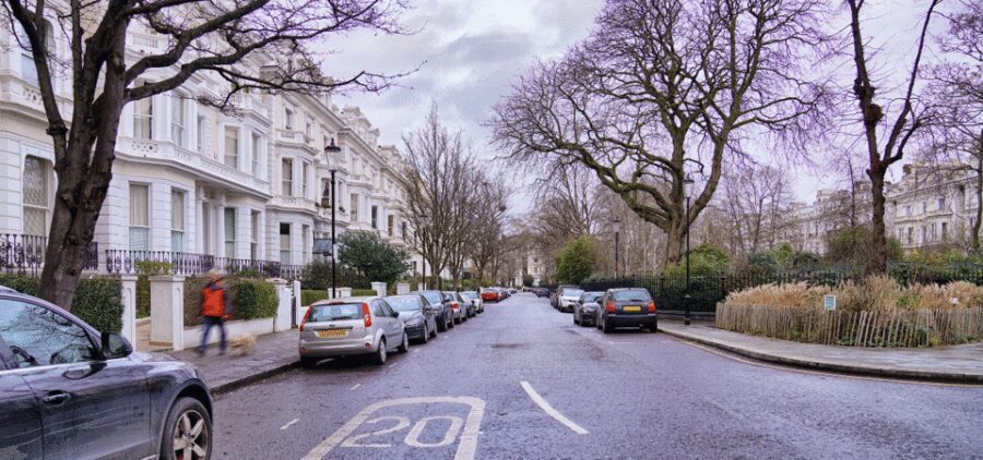 London: Self-Guided Notting Hill Walking Tour with an APP - Electric Cinema and the Portobello Road market zone