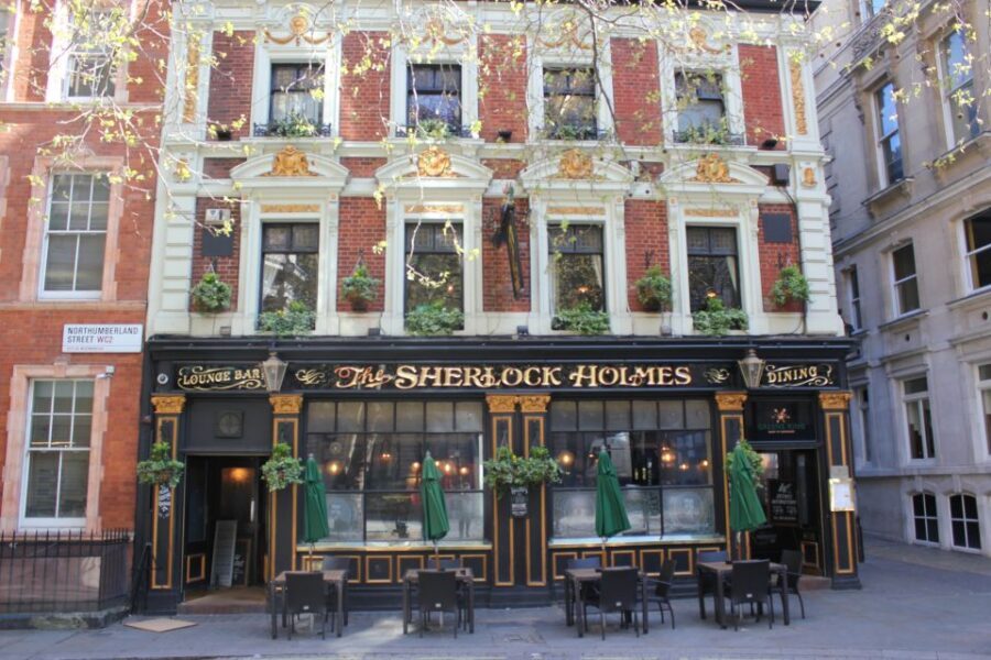 London: Sherlock Holmes Guided City Walking Tour - Baker Street payoff: 221B’s logic, the real regulars, and the museum face-off