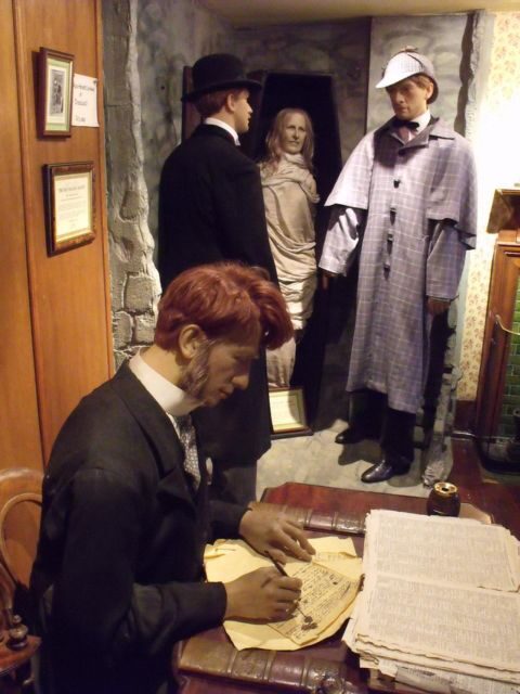 London: Sherlock Holmes Museum & Westminster Walking Tour - Meeting outside The Ritz: the smooth start you want in London